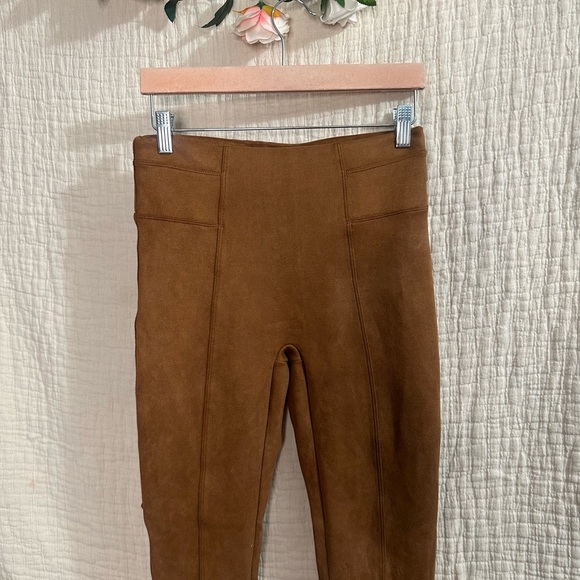 SPANX Faux Suede Legging Rich Caramel 20322R Size Medium - Picture 3 of 5